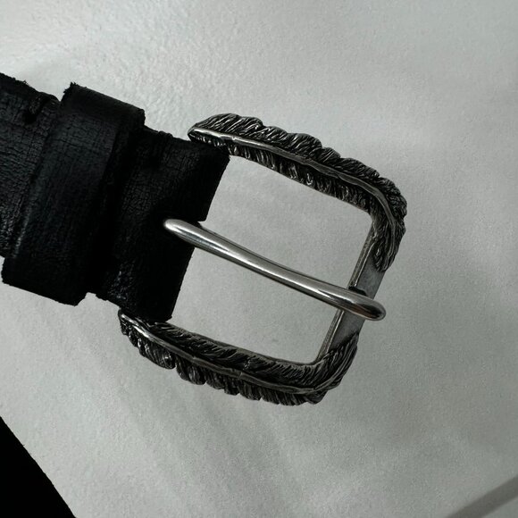 JOHN VARVATOS *MADE IN ENGLAND* Feather Buckle Belt in BLACK sz.38